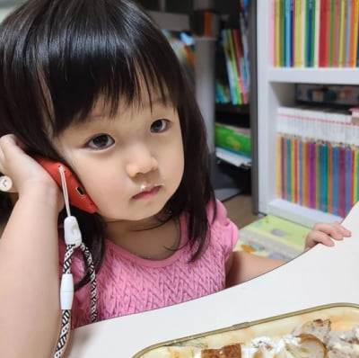 이하정, 딸 가정보육 근황 공개..."다크서클만 내려올 뿐"