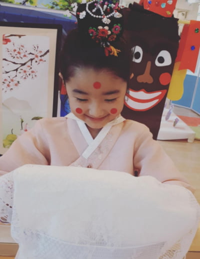 '인교진♥' 소이현, 7살딸 시집보내는 날 "아빠 우는소리가 들리는데" [TEN★]