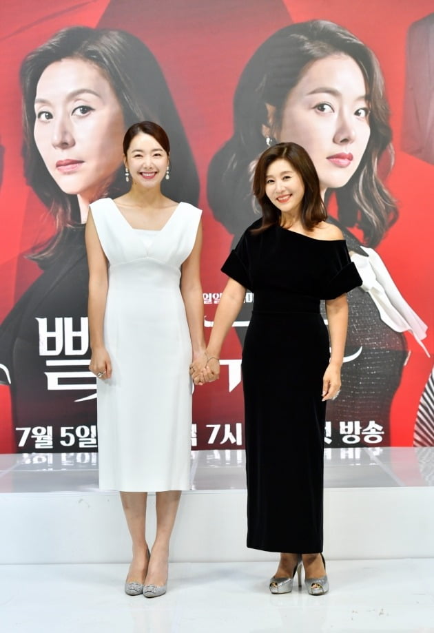 '빨강구두' 소이현(왼쪽)과 최며길/ 사진=KBS2 제공
