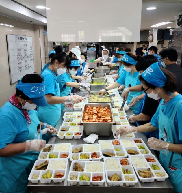 임영웅 팬클럽 '영웅시대 밴드', 폭염에도 계속되는 선행…감동의 물결