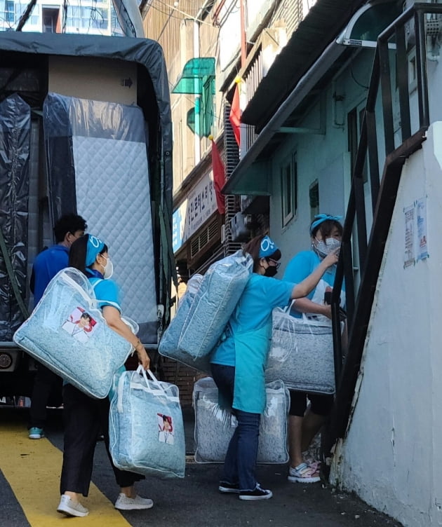 임영웅 팬클럽 '영웅시대 밴드', 폭염에도 계속되는 선행…감동의 물결