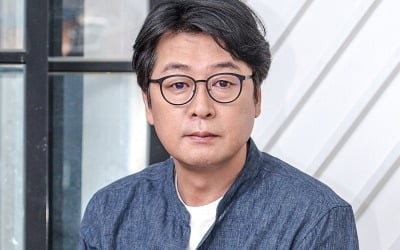 '모가디슈' 김윤석 "류승완 감독, 신발 안 벗고 잘 것 같은 사람" [인터뷰②]