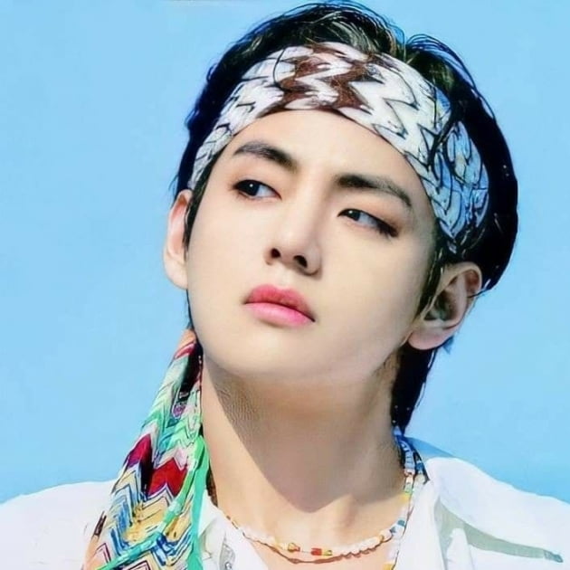 '뷔 아이스크림' 유행시킨 인기남, 방탄소년단 뷔 '아이스크림 모델로 찰떡인 아이돌' 1위 선정