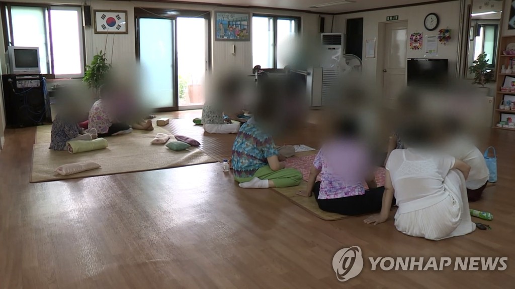 경기도, 경로당 이용기준 '접종완료자'로 강화…시군에 요청