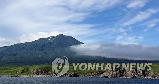 러 총리, 영토분쟁 쿠릴 섬 방문…일본과 공동경제활동 구체화