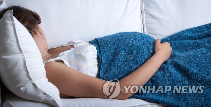 영국, 임신부에 코로나19 백신 접종 독려…"아기도 항체"