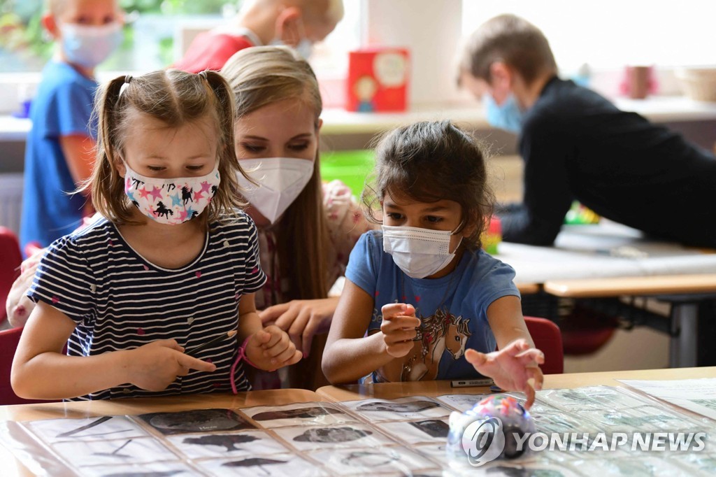 델타변이발 4차 확산 공포…독일 "마스크 쓰고 거리두기 지속"