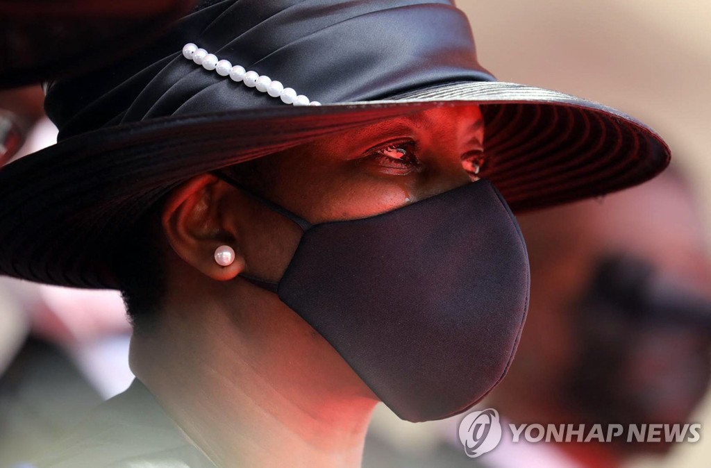 아이티 영부인 "남편 암살 배후엔 재벌…나도 대통령 출마 고려"