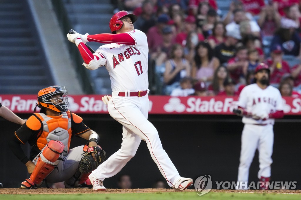 '투타 괴물' 오타니, 시즌 MVP 경쟁서 압도적 1위