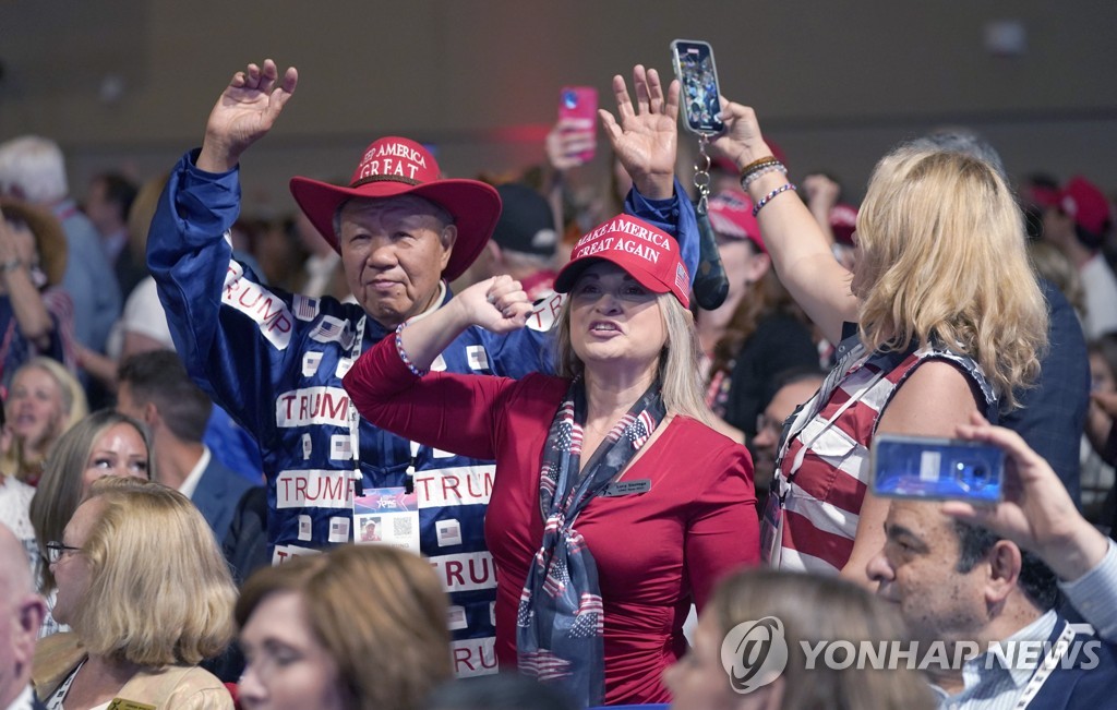 미 백신접종 70% 문턱서 정체…"트럼프 지지층, 똘똘 뭉쳐 저항"