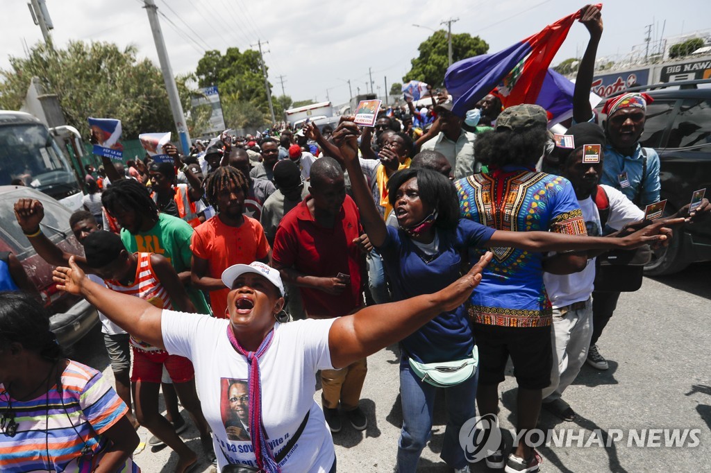 '피살' 아이티 대통령 23일 장례식…배후 찾기 수사 계속