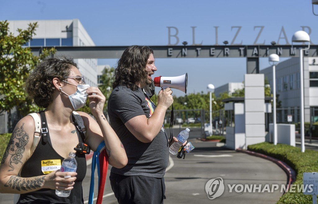 [위클리 스마트] 거대 게임사의 '선택적 올바름'