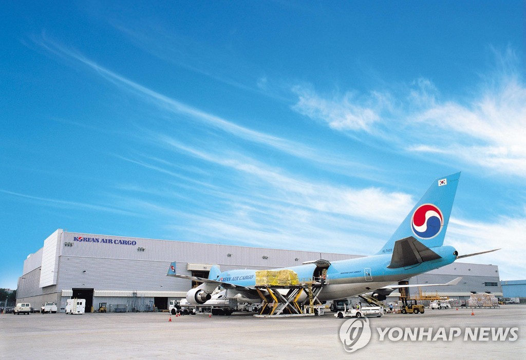 화물 운임 고공행진…해운·항공사 운송량 확대에도 '물류난'