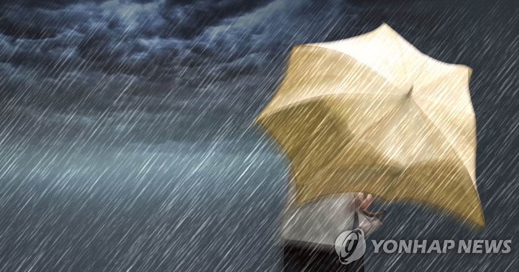 경북 군위 호우주의보…포항 등 19곳 폭염주의보 유지