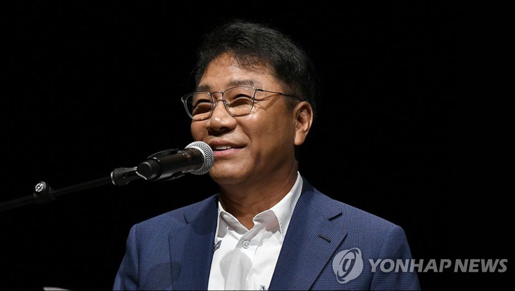 [팩트체크] 이수만에게 50억 빌라 받은 외신기자, 청탁금지법 대상?