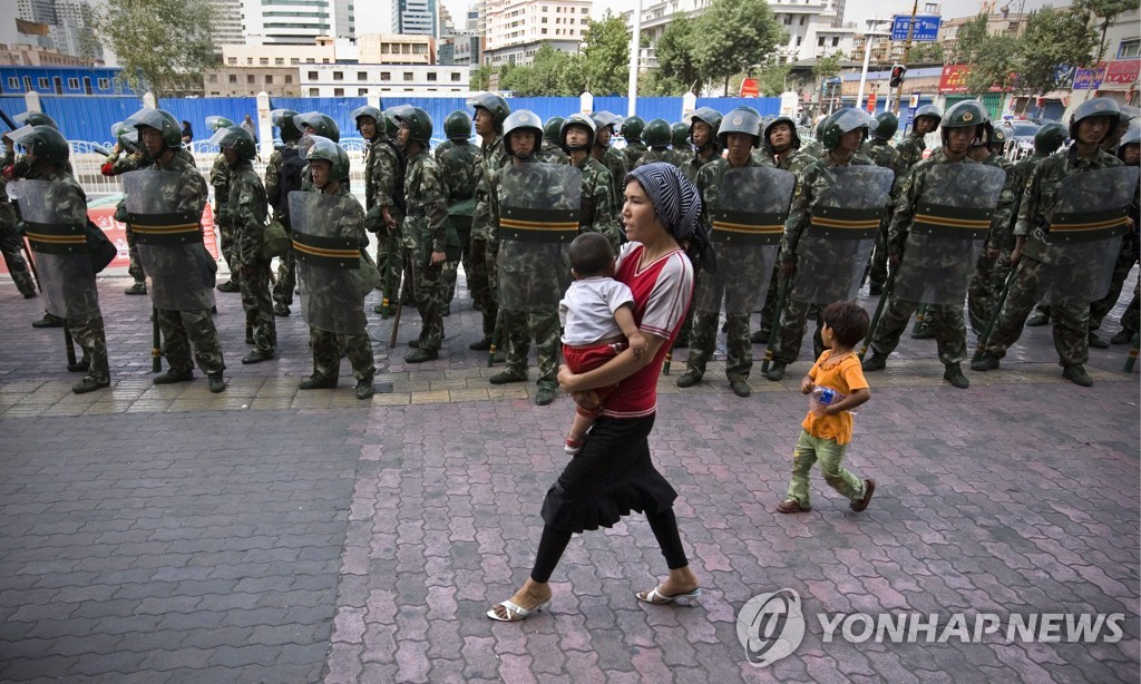 [특파원시선] 구동존이와 수오지심, 그리고 내로남불