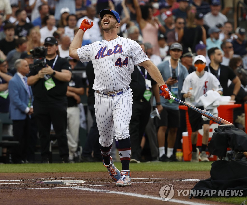 '춤추는 북극곰' 알론소, 2회 연속 MLB 홈런더비 우승(종합)