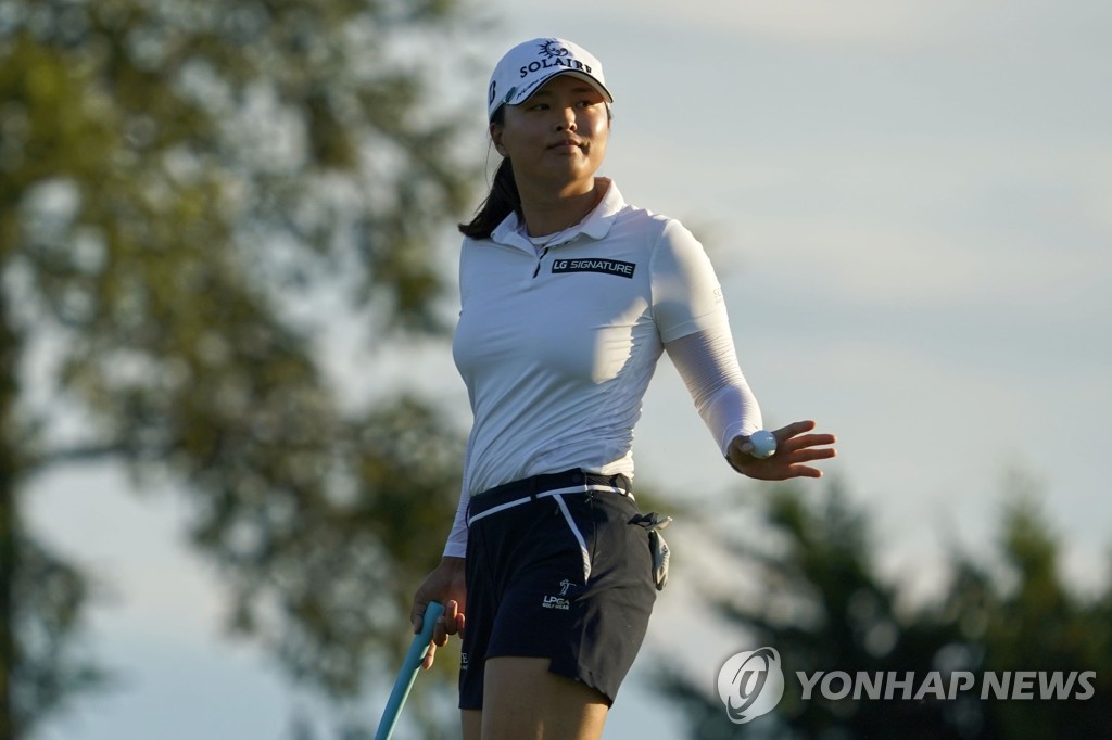 고진영·이정은, LPGA 투어 VOA 클래식 이틀째 2타 차 공동 2위