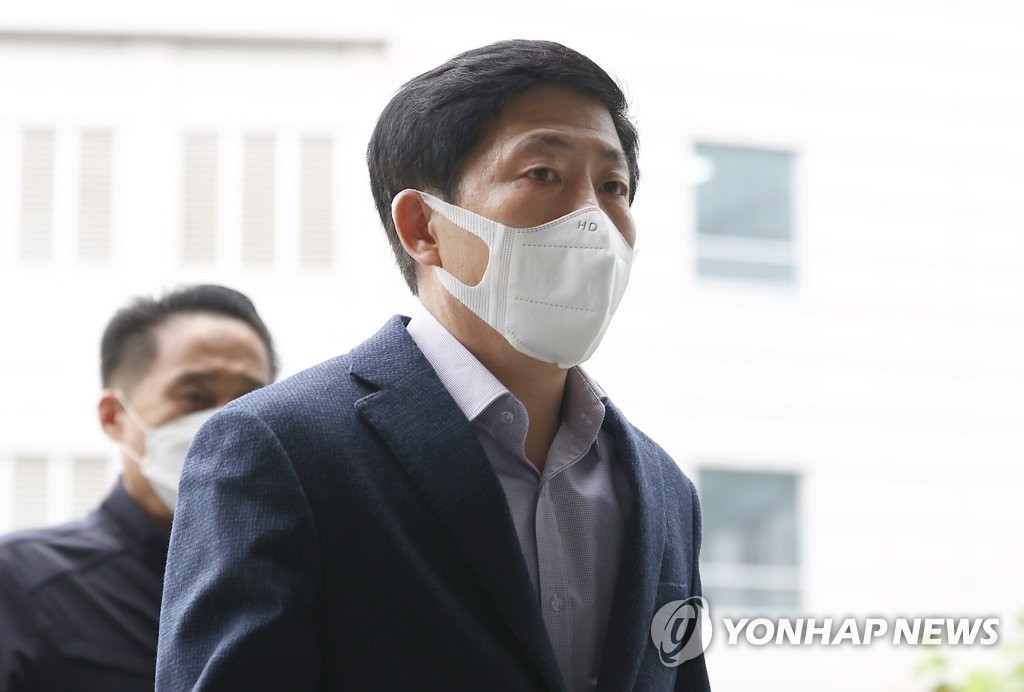 '취재진 폭행' 박상학씨에 징역 2년 구형