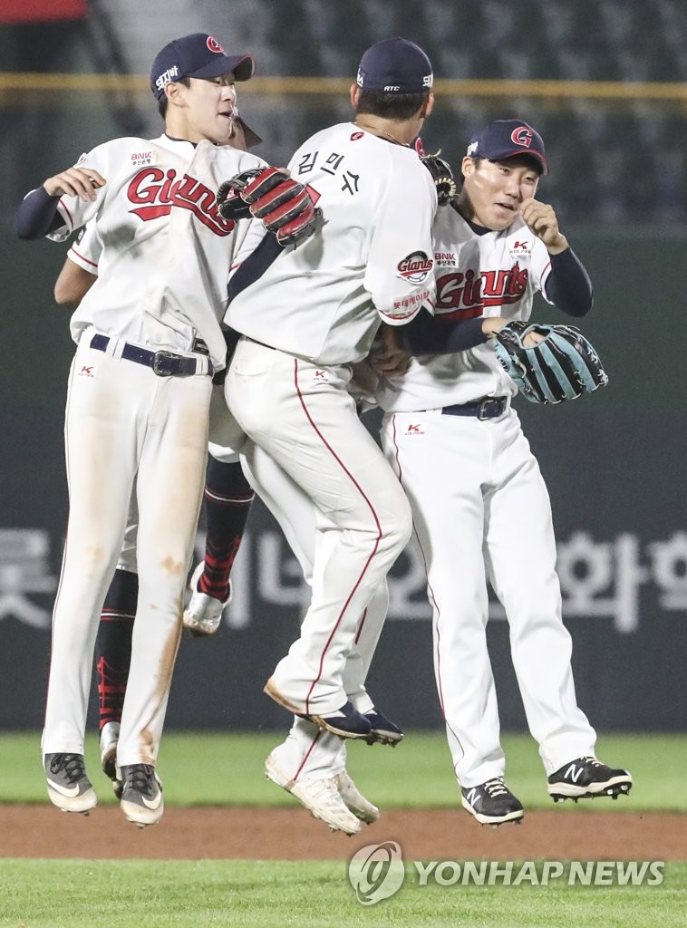 [프로야구전망대] '8연승' kt, 삼성과 1·2위 대결…선두 독주 굳힐까