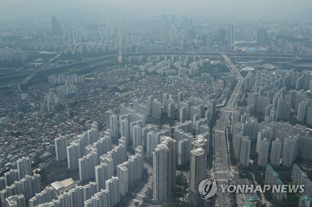 홍남기 "집값 예상보다 큰폭 조정될수도…추격매수 신중해야"(종합2보)