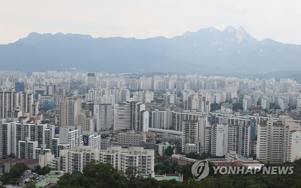 서울 아파트값 1년 반 만에 최고로 올라…8주 연속 0.1%대 상승