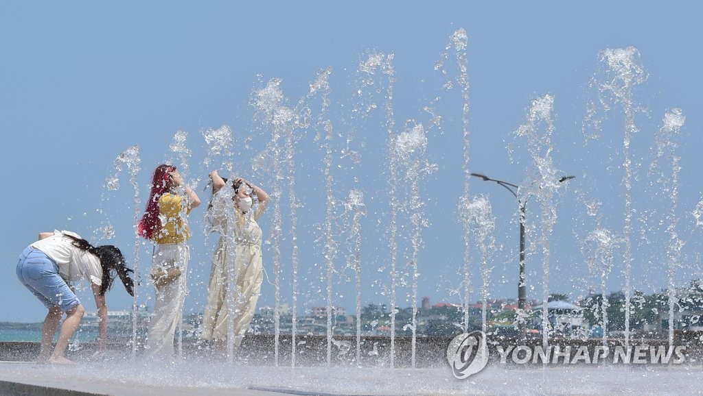 "4차 대유행 그게 뭐라고"…MZ세대 제주로 몰린다