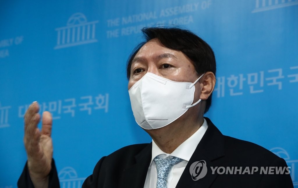 與, 尹 처가 리스크 공세 가속…"철지난 색깔론" 역공도