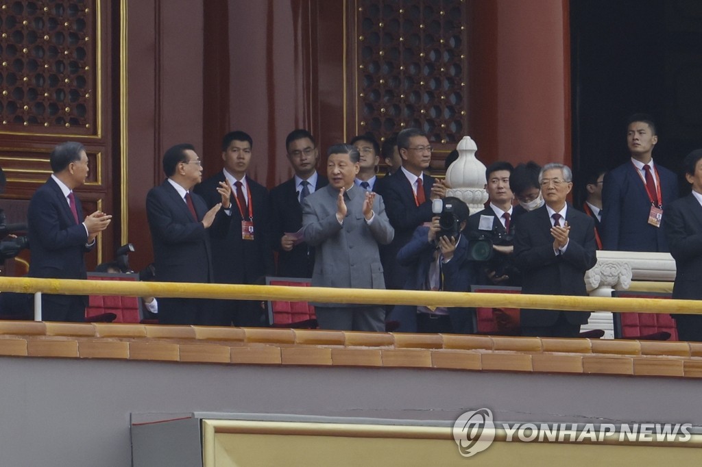 "시진핑, '일국양제' 달리 해석…홍콩에 대한 전면 관리 강조"