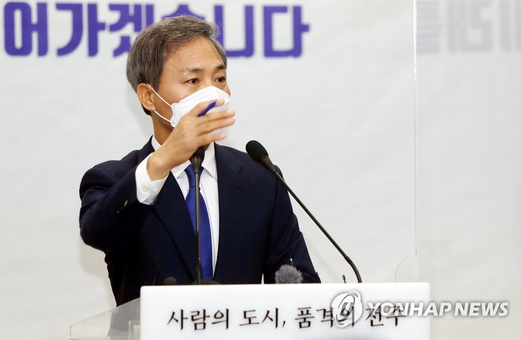 김승수 전주시장 '불출마' 선언…요동치는 내년 지방선거 판세