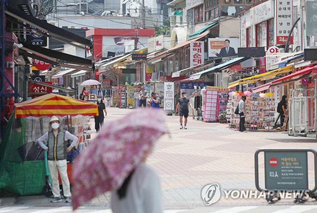 수도권 다중시설 감염 잇따라…경기 원어민강사 관련 누적 242명