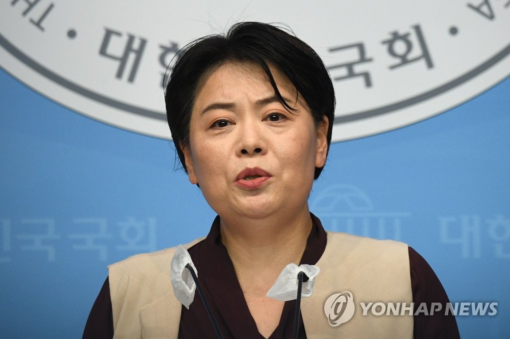 윤희숙, 이재명 주택매입 공약 저격…"아파트가 정부米냐"