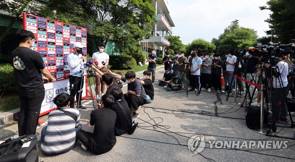 김학범 "손흥민은 보호하고 아껴야 할 선수…부상 우려에 제외"(종합)