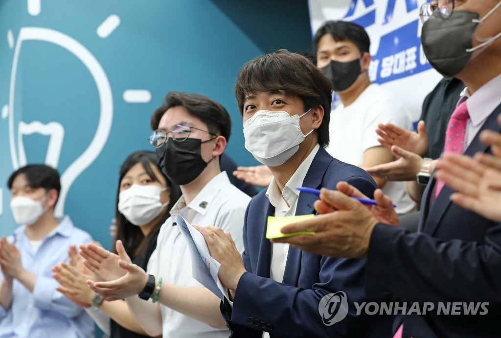 이준석 "이재명, 국민분열 통해 이득 보려는 얄팍한 술수"