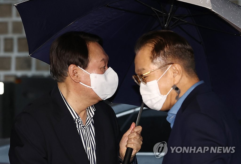 '윤석열 검증대' 된 檢수사…총장 수사지휘 공백 우려도