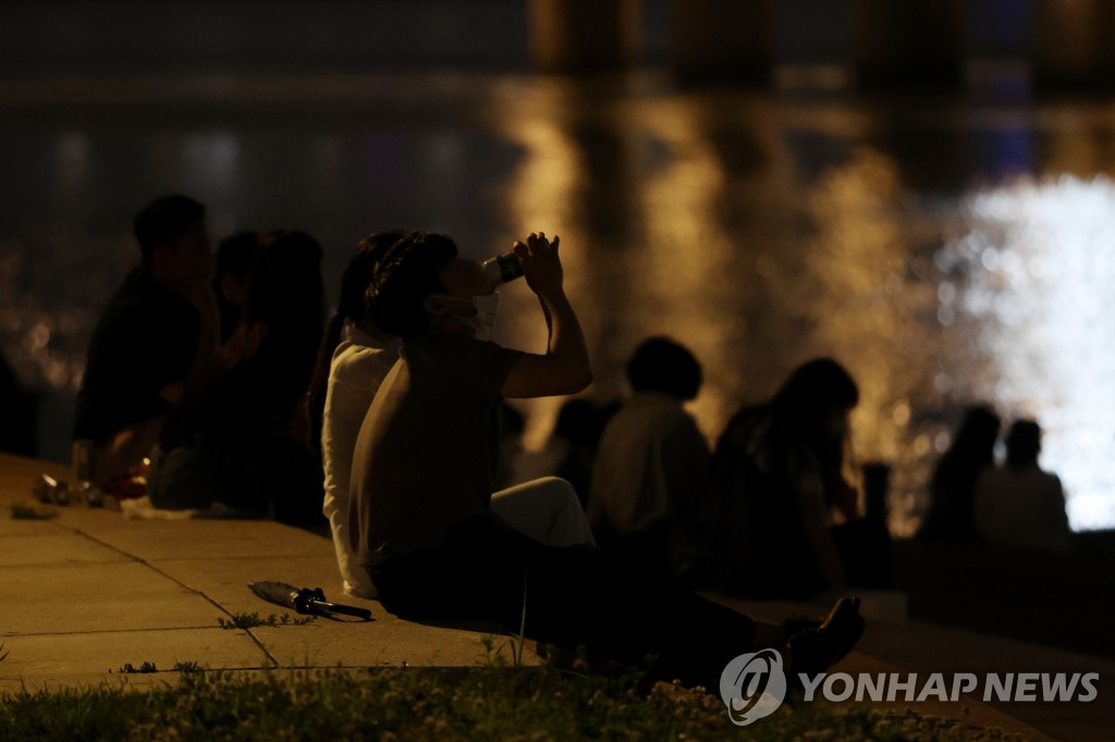 서울 코로나 상황 심각…'야간 야외음주 금지' 강수(종합)