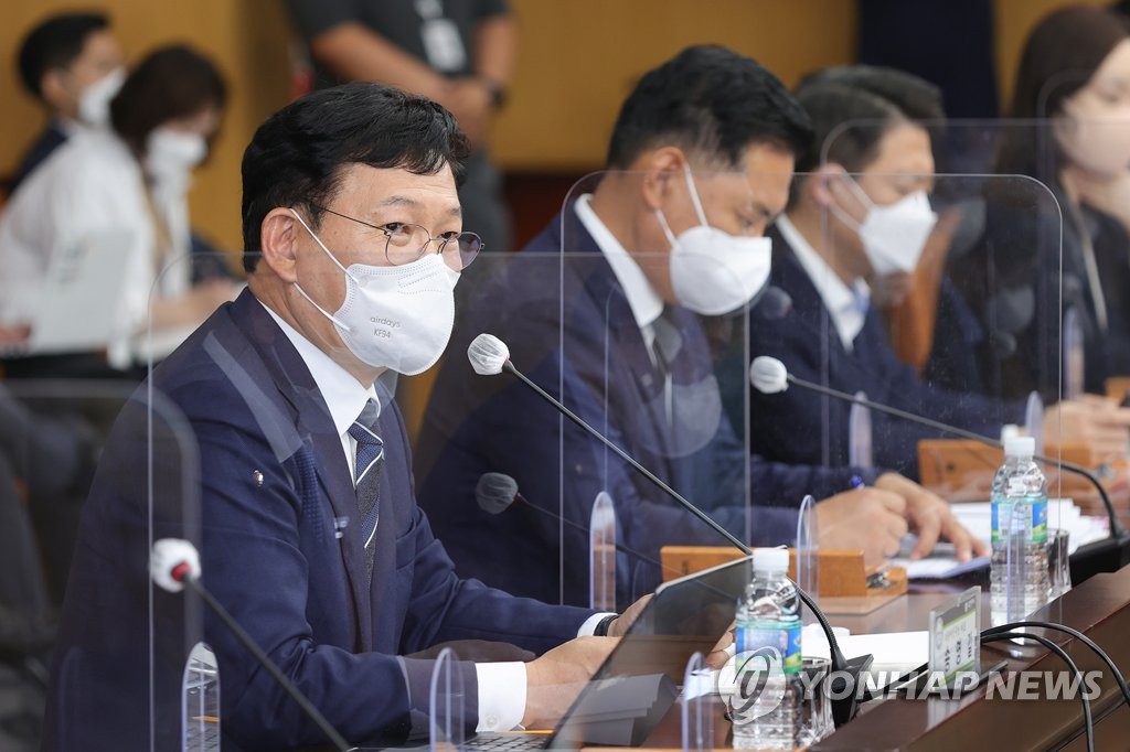 송영길, 尹 겨냥 "자유민주주의 위기? 잠꼬대 같은 말"