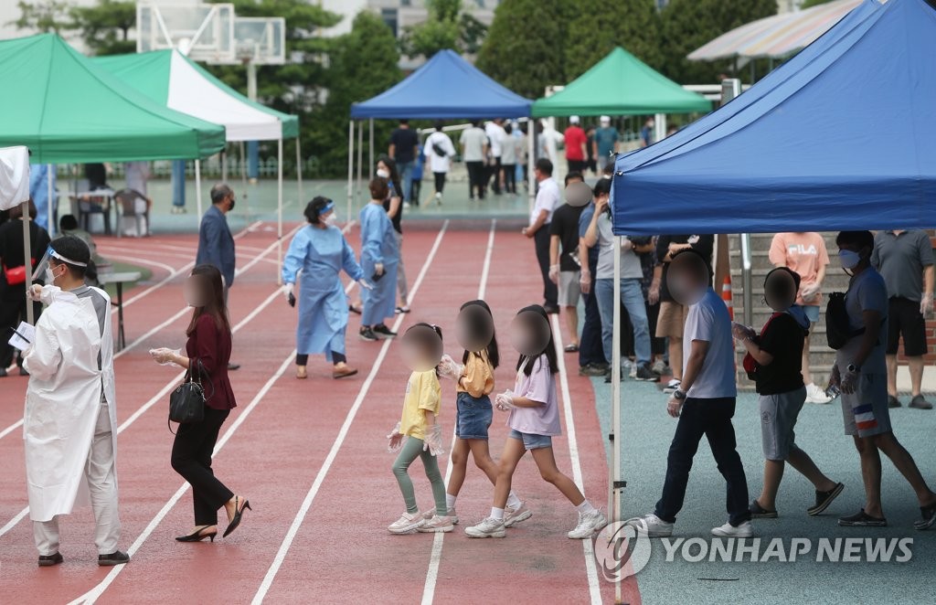 23명 확진 인천 초등학교, "혹시 나도?"…검사 신청 3천명 몰려