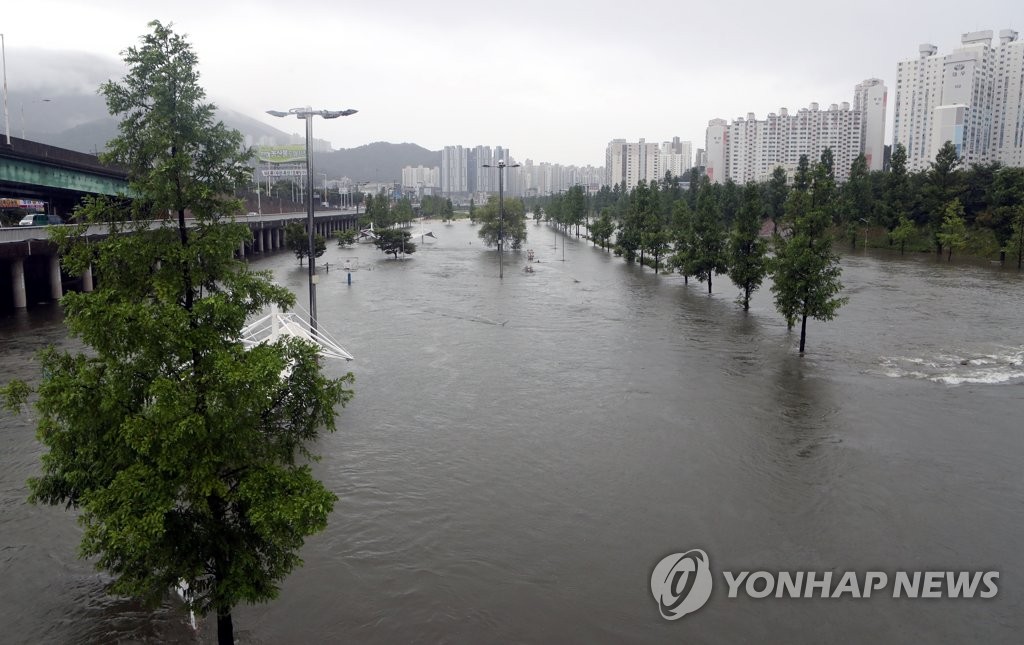 전북 김제·순창에 호우주의보…전주 등 3곳 폭염경보 유지