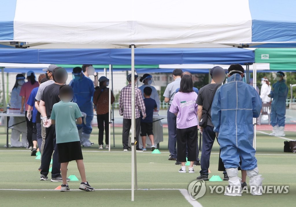 코로나19 일상 감염 지속…실내체육시설-직장-학교 등서 새 감염