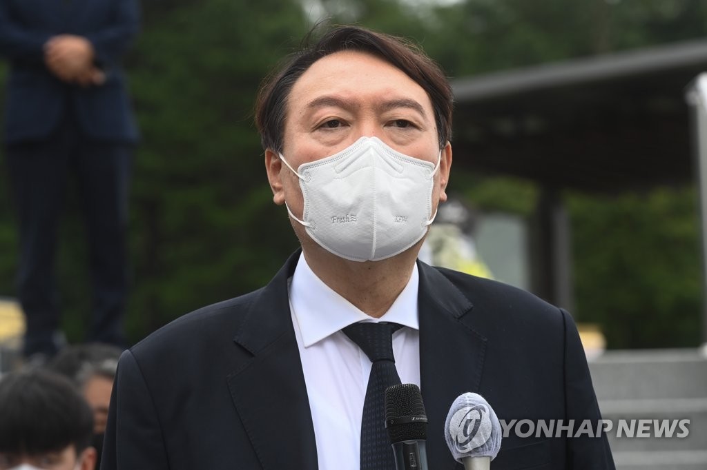 尹, 朴·MB 등 보수인사 고초에 "검사는 미안한 마음 가져야"(종합)