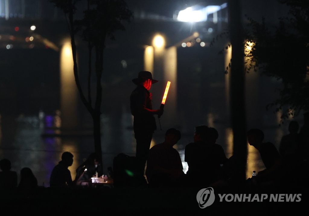 서울시-경찰, 오늘부터 한강공원 야간음주 집중단속