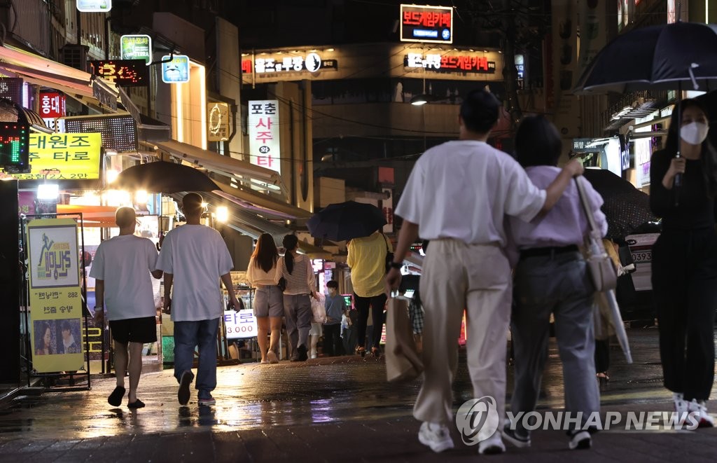 "막아야 한다" 수도권 확산세에 비수도권 지자체도 '방역총력전'