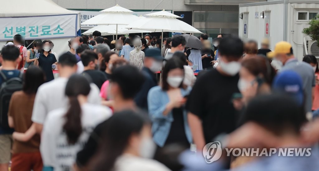 오늘도 1천300명대, 최다 기록 가능성…모레부터 수도권 4단계