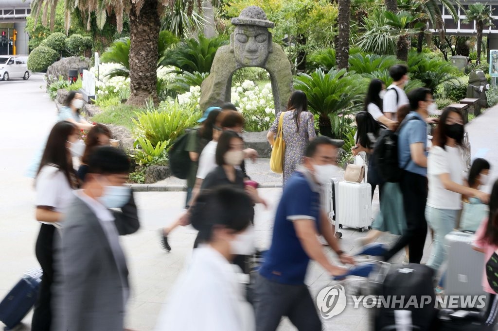 "4차 대유행 그게 뭐라고"…MZ세대 제주로 몰린다