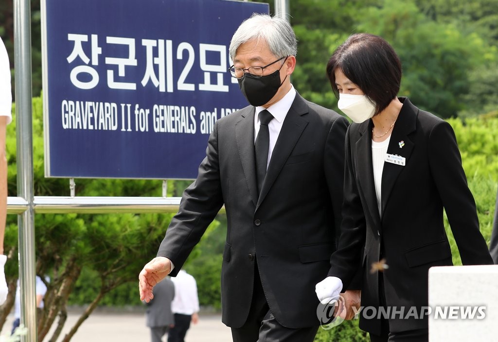 崔 "국힘 입당 좀더 검토…尹 대안 아닌 저 자체로 평가받을 것"