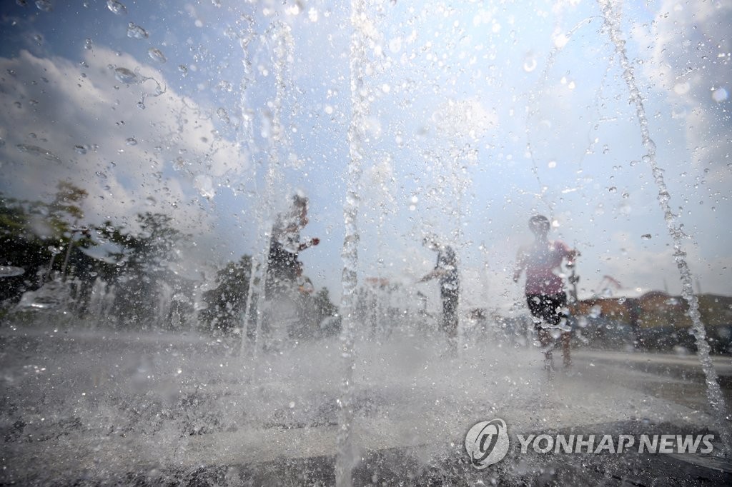 대구·경북 폭염 속 곳곳에서 소나기…낮 기온 28~35도