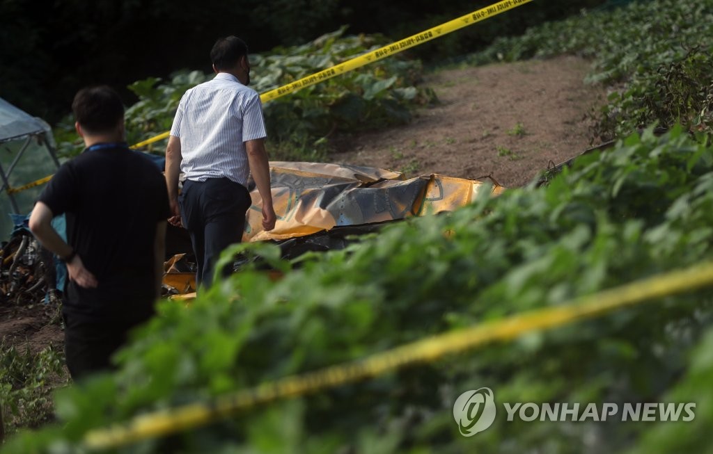 경비행기 이륙 1분 만에 추락, 2명 사망…인근 민가 아찔(종합2보)