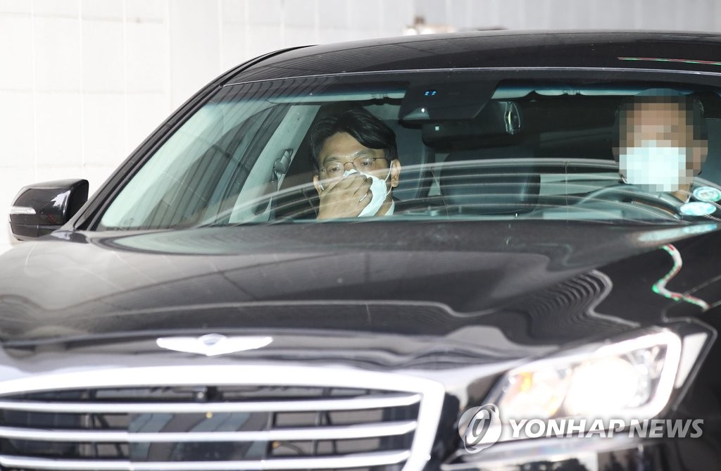 '수산업자 금품수수' 이동훈 경찰 조사…"여권이 공작"(종합2보)