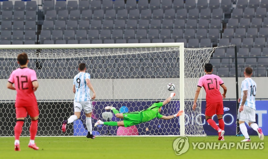 아르헨이 드러낸 김학범호 수비불안…김민재 도쿄 갈 수 있나 ...